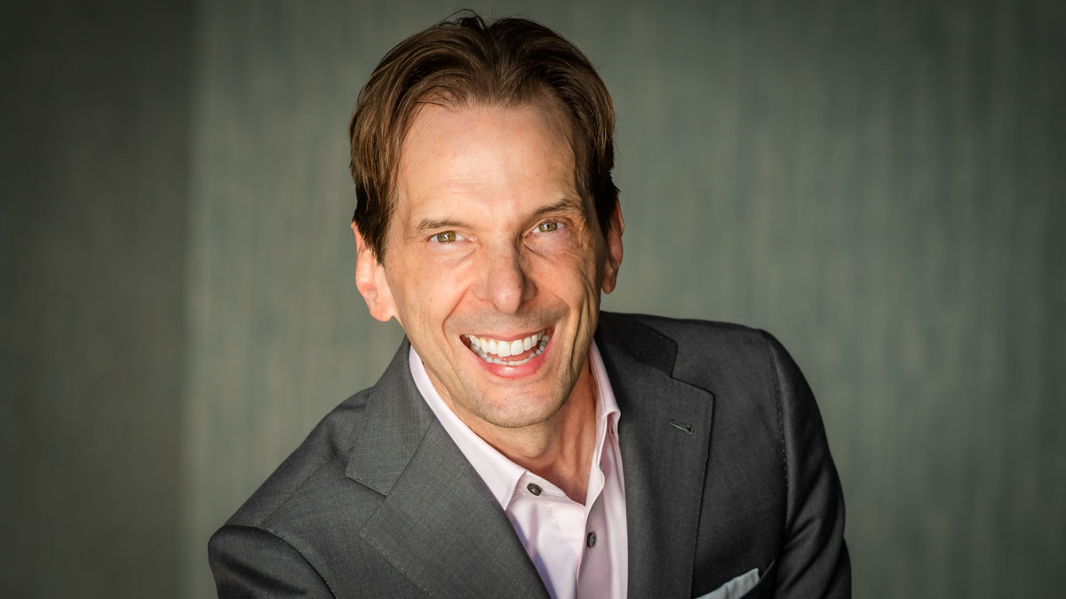 Motivational keynote speaker Larry Weaver