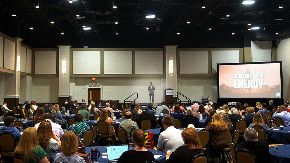 Motivational keynote speaker Larry Weaver presenting to government finance professionals at Hershey Lodge in Hershey, Pennsylvania