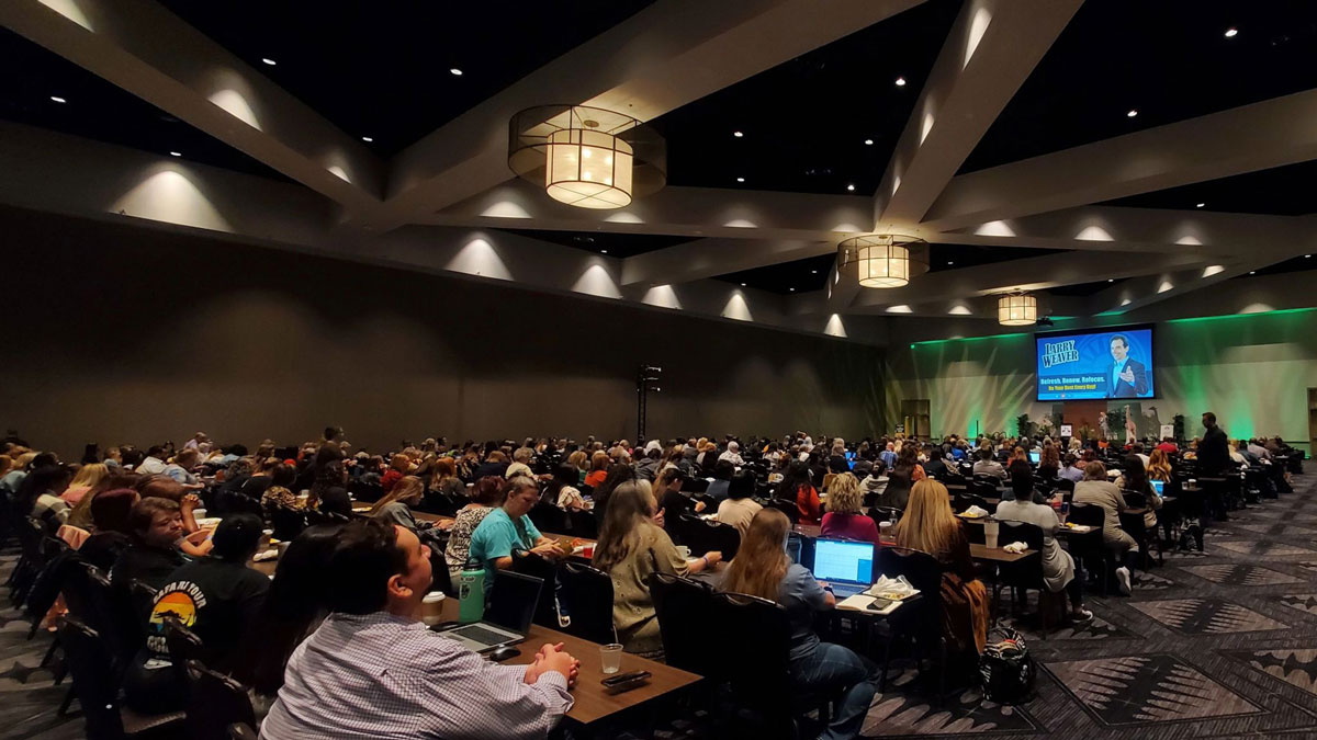Motivational keynote speaker Larry Weaver presenting at Kalahari Resorts & Conventions in Round Rock, Texas