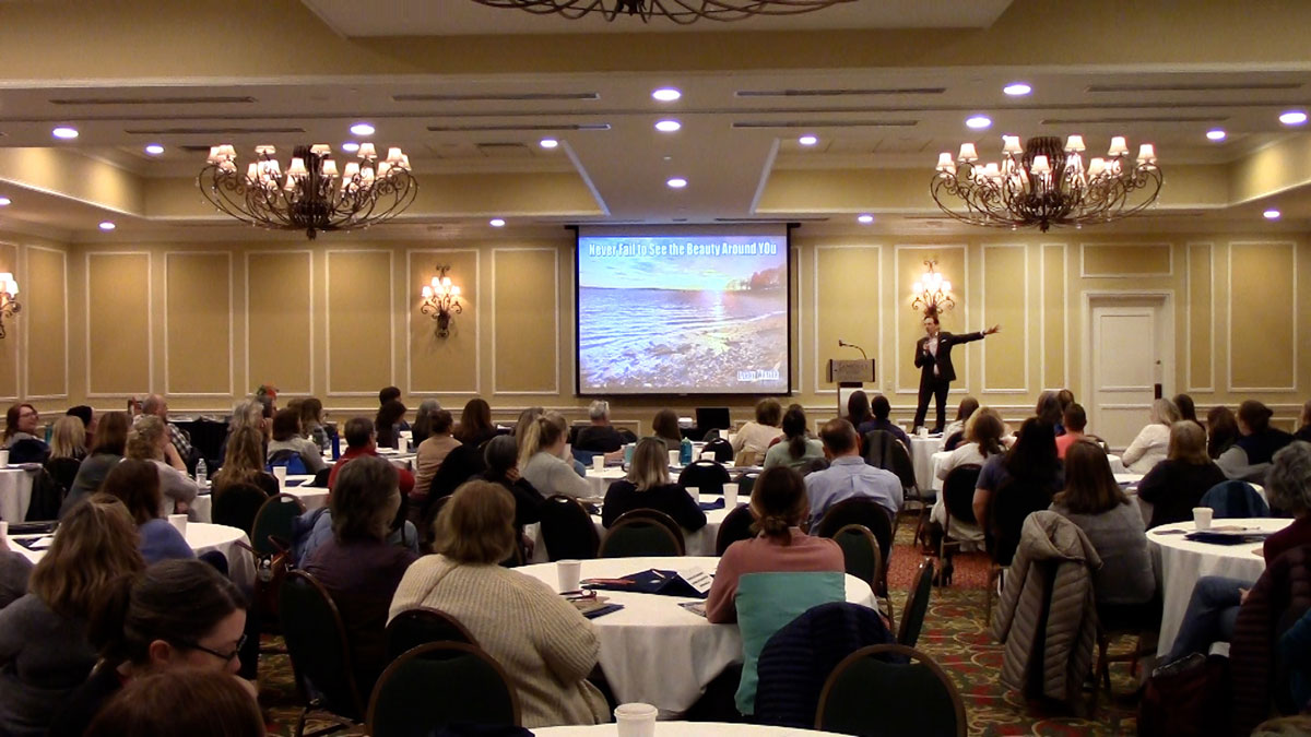 Motivational keynote speaker Larry Weaver presenting at Samoset Resort in Rockport, Maine